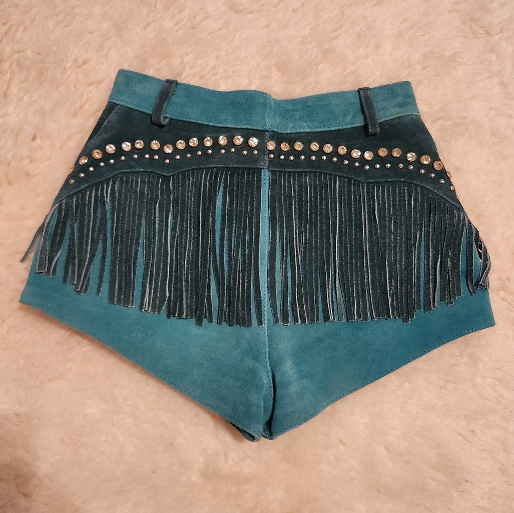 Understated Leather Wanted Suede Fringe Stud Shorts M - Picture 4 of 11